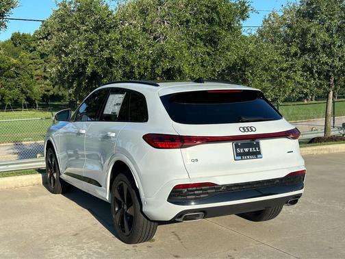 2025 Audi Q5 Premium Plus