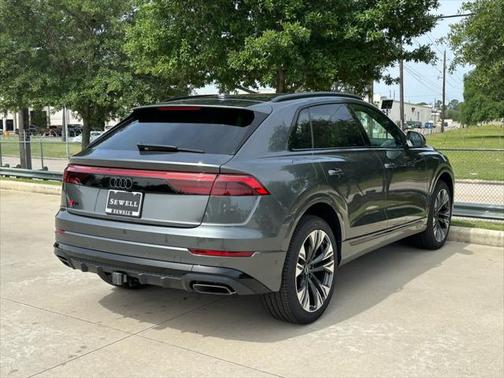 2025 Audi Q8 55 Premium Plus