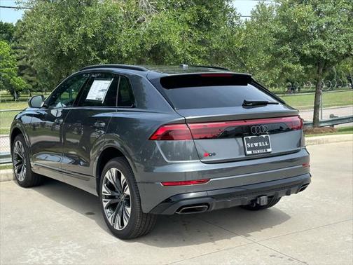 2025 Audi Q8 55 Premium Plus