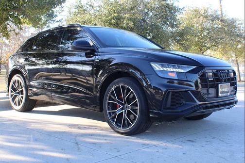 2023 Audi Q8 55 Premium Plus