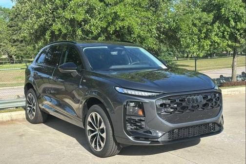 Daytona Gray Pearl Effect 2026 Audi Q3 TFSI quattro S tronic