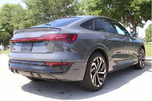 2024 Audi Q8 e-tron Premium Plus