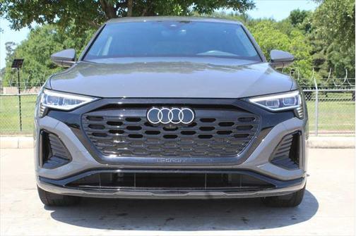 2024 Audi Q8 e-tron Premium Plus