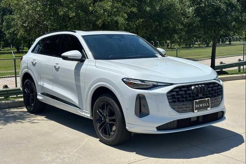 Glacier White Metallic 2026 Audi Q5 Premium TFSI quattro S tronic