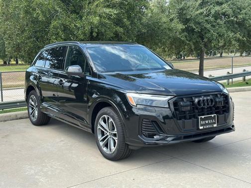 Mythos Black Metallic 2026 Audi Q7 45 Premium Plus