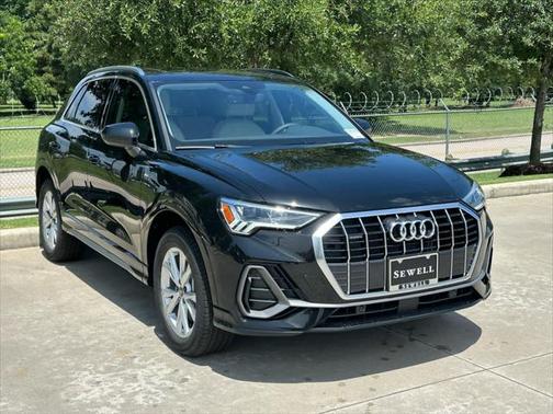 2025 Audi Q3 Premium 45 TFSI S line quattro Tiptronic