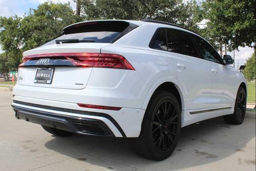 2023 Audi Q8 55 Premium Plus