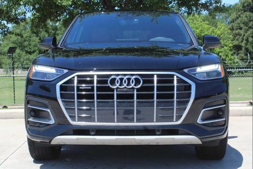 Brilliant Black 2024 Audi Q5 40 Premium Plus