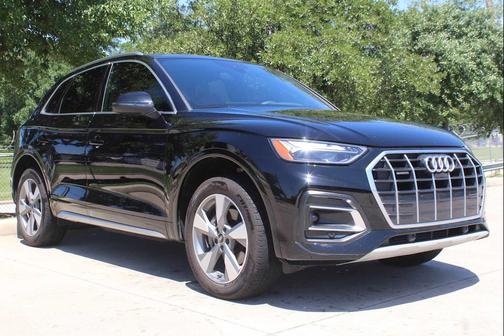 Brilliant Black 2024 Audi Q5 40 Premium Plus