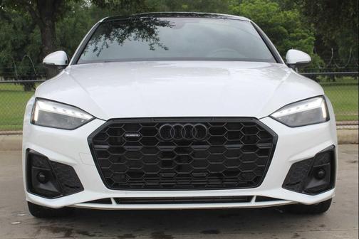 Brilliant Black 2024 Audi Q5 40 Premium Plus