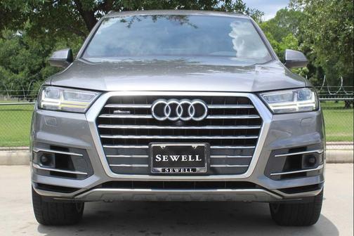 Graphite Gray Metallic 2018 Audi Q7 3.0T Premium Plus