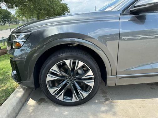 2025 Audi Q8 55 Premium Plus