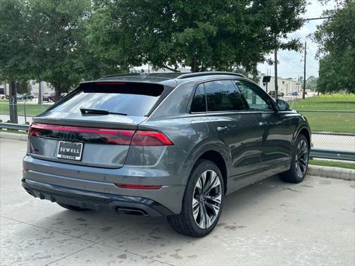 2025 Audi Q8 55 Premium Plus