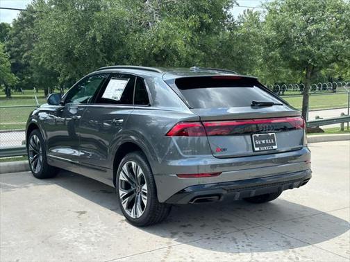 2025 Audi Q8 55 Premium Plus