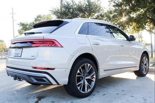2023 Audi Q8 55 Premium Plus