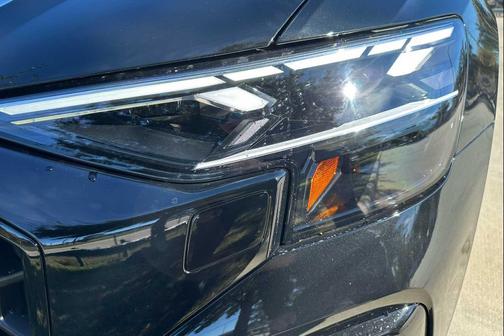 Mythos Black Metallic 2026 Audi Q8 55 Premium Plus