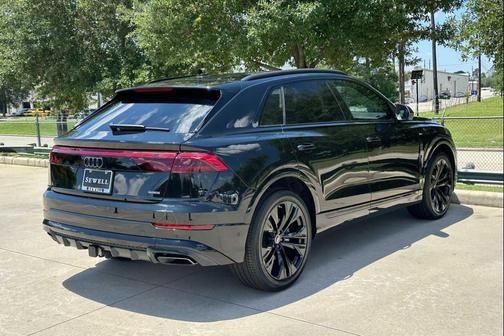 Mythos Black Metallic 2026 Audi Q8 55 Premium Plus