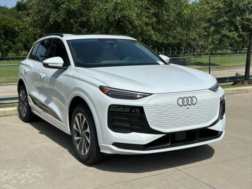 2025 Audi Q6 e-tron Premium Plus quattro