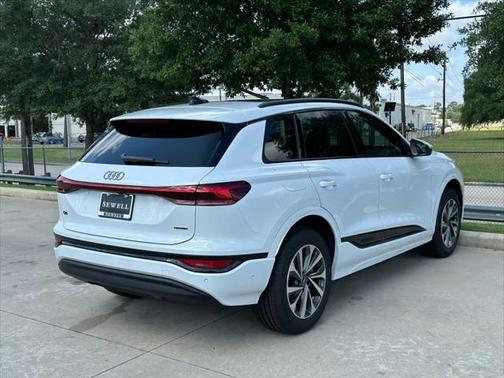 2025 Audi Q6 e-tron Premium Plus quattro