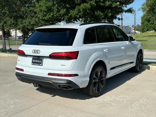 2025 Audi Q7 55 Premium Plus