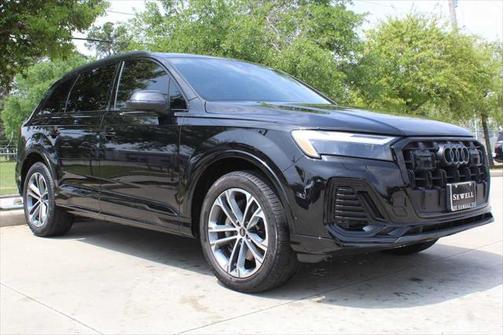 2025 Audi Q7 45 Premium Plus