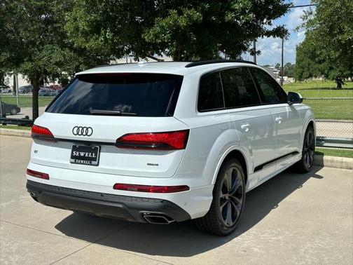 2025 Audi Q7 55 Premium Plus