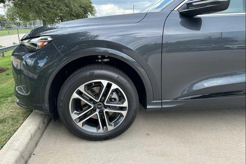 2025 Audi Q5 Premium TFSI quattro S tronic