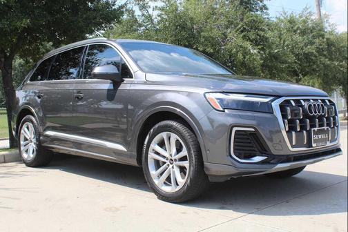 2025 Audi Q7 45 Premium