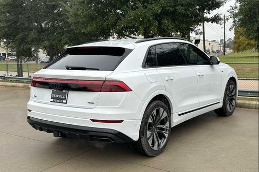 Glacier White Metallic 2026 Audi Q8 55 Premium Plus