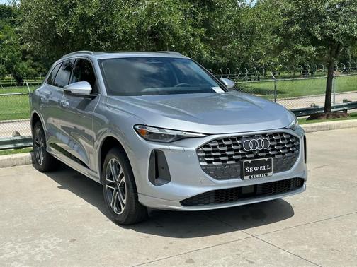 2025 Audi Q5 Premium TFSI quattro S tronic