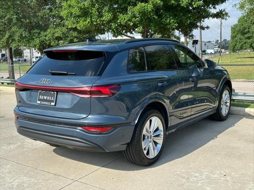 2025 Audi Q6 e-tron Premium Plus