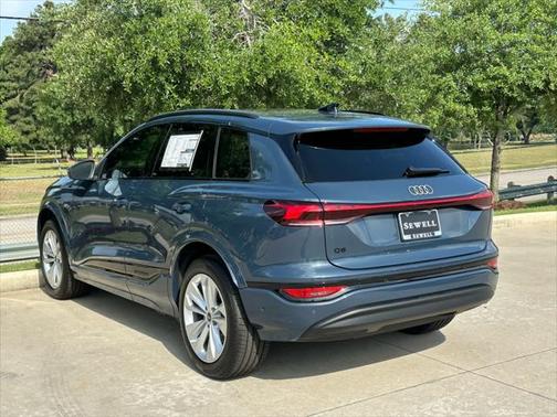 2025 Audi Q6 e-tron Premium Plus