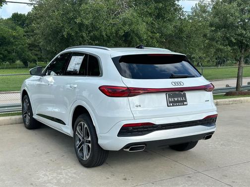 2025 Audi Q5 Premium TFSI quattro S tronic