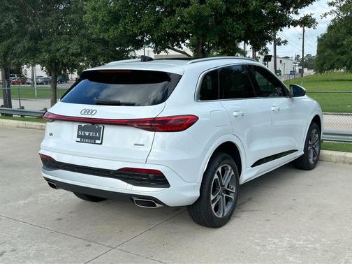 2025 Audi Q5 Premium TFSI quattro S tronic