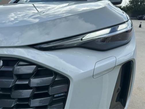 2025 Audi Q5 Premium TFSI quattro S tronic