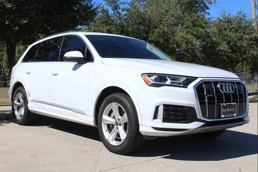 2022 Audi Q7 45 Premium Plus