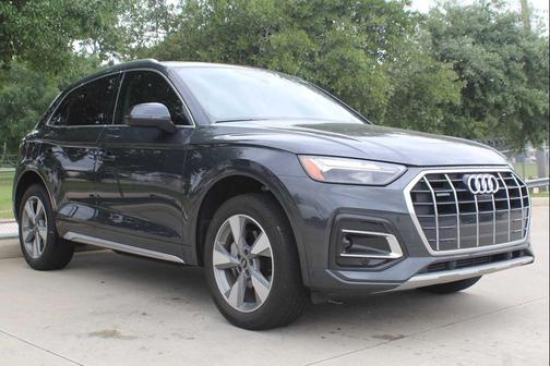 Manhattan Gray Metallic 2024 Audi Q5 40 Premium Plus
