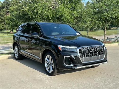 2025 Audi Q7 55 Premium