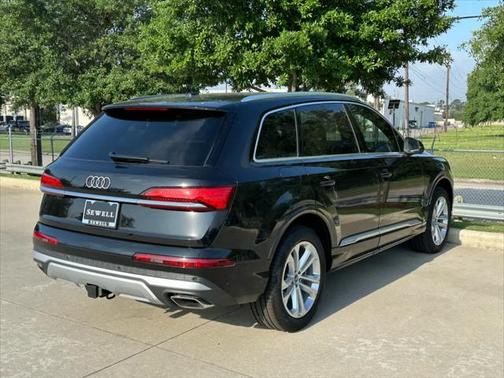 2025 Audi Q7 55 Premium