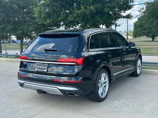 2025 Audi Q7 55 Premium Plus