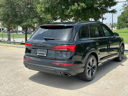 2025 Audi Q7 55 Premium Plus