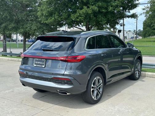 2025 Audi Q5 Premium TFSI quattro S tronic