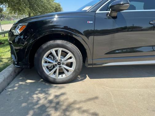 2025 Audi Q3 Premium 45 TFSI S line quattro Tiptronic