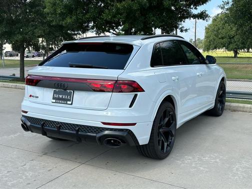 2025 Audi RS Q8 4.0T