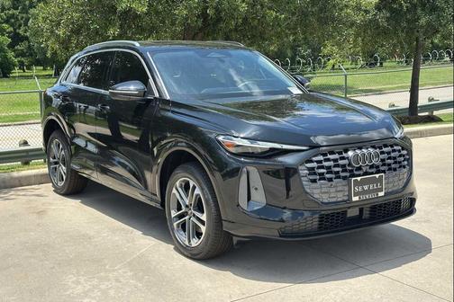 Mythos Black Metallic 2026 Audi Q5 Premium TFSI quattro S tronic