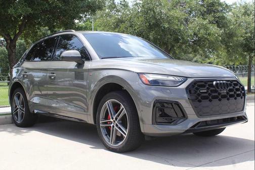 Chronos Gray Metallic 2024 Audi Q5 55 S line Prestige