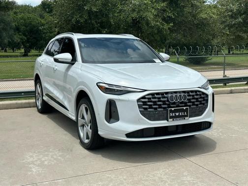 Glacier White Metallic 2025 Audi Q5 Premium Plus TFSI quattro S tronic