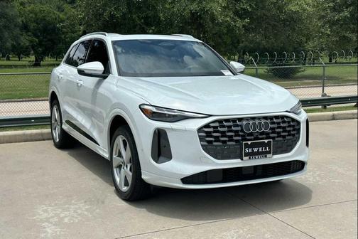 Glacier White Metallic 2025 Audi Q5 Premium Plus TFSI quattro S tronic