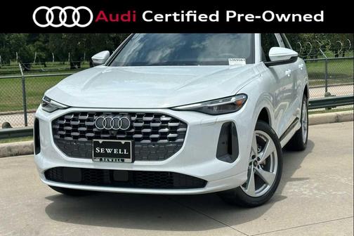 Glacier White Metallic 2025 Audi Q5 Premium Plus TFSI quattro S tronic