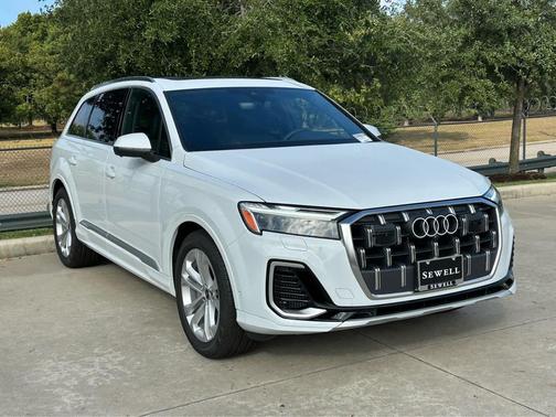 2026 Audi Q7 55 Premium Plus